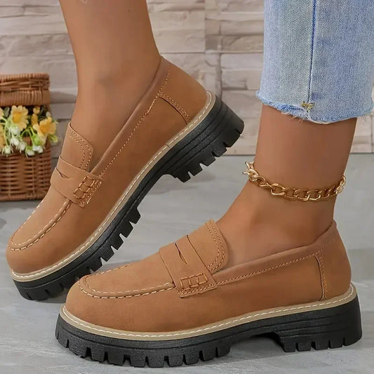 Sienna™ – Loafers en Daim Intemporels
