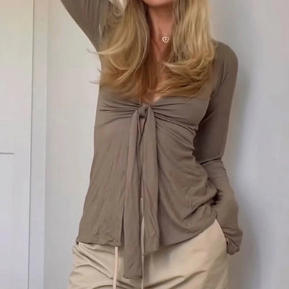 Luna – Blouse Noire à Manches Évasées